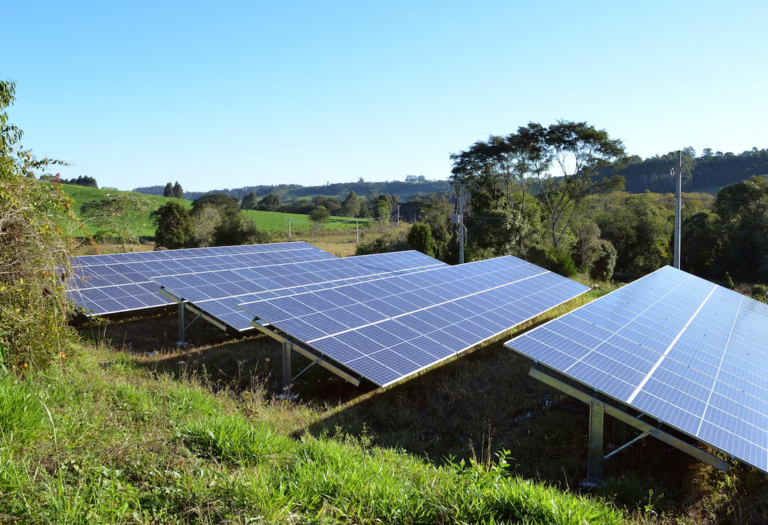 La filière photovoltaïque : une voie prometteuse pour les jeunes diplômés